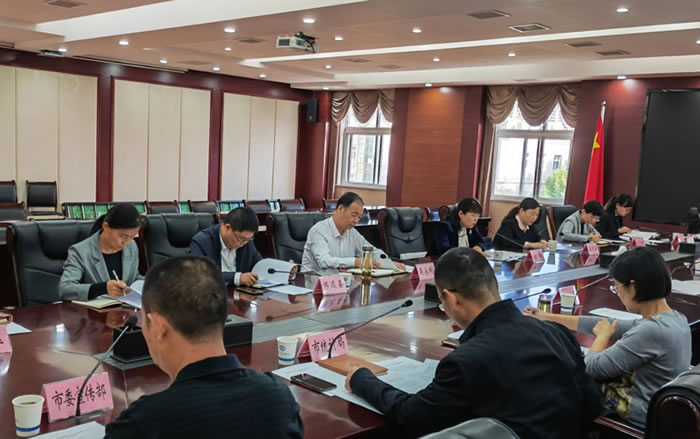 102810-562425.jpg 2.jpg