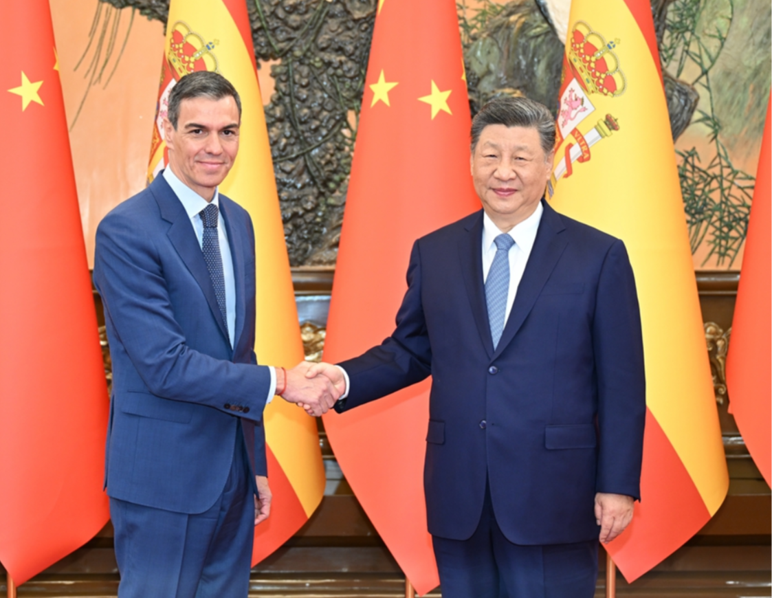 习近平会见西班牙首相桑切斯