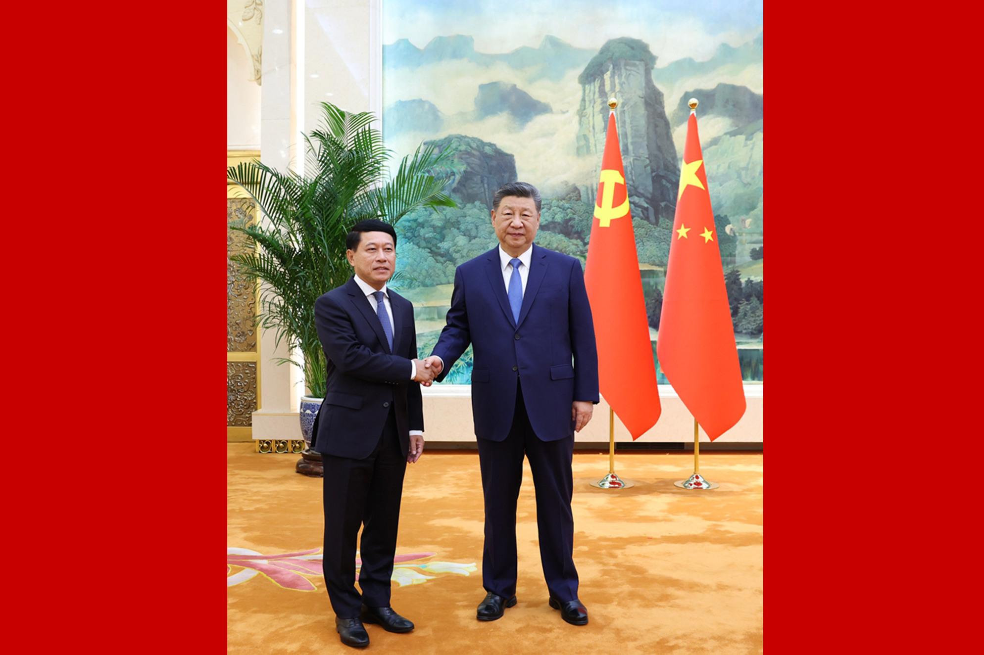 习近平会见老挝人民革命党中央总书记、国家主席特使沙伦赛…